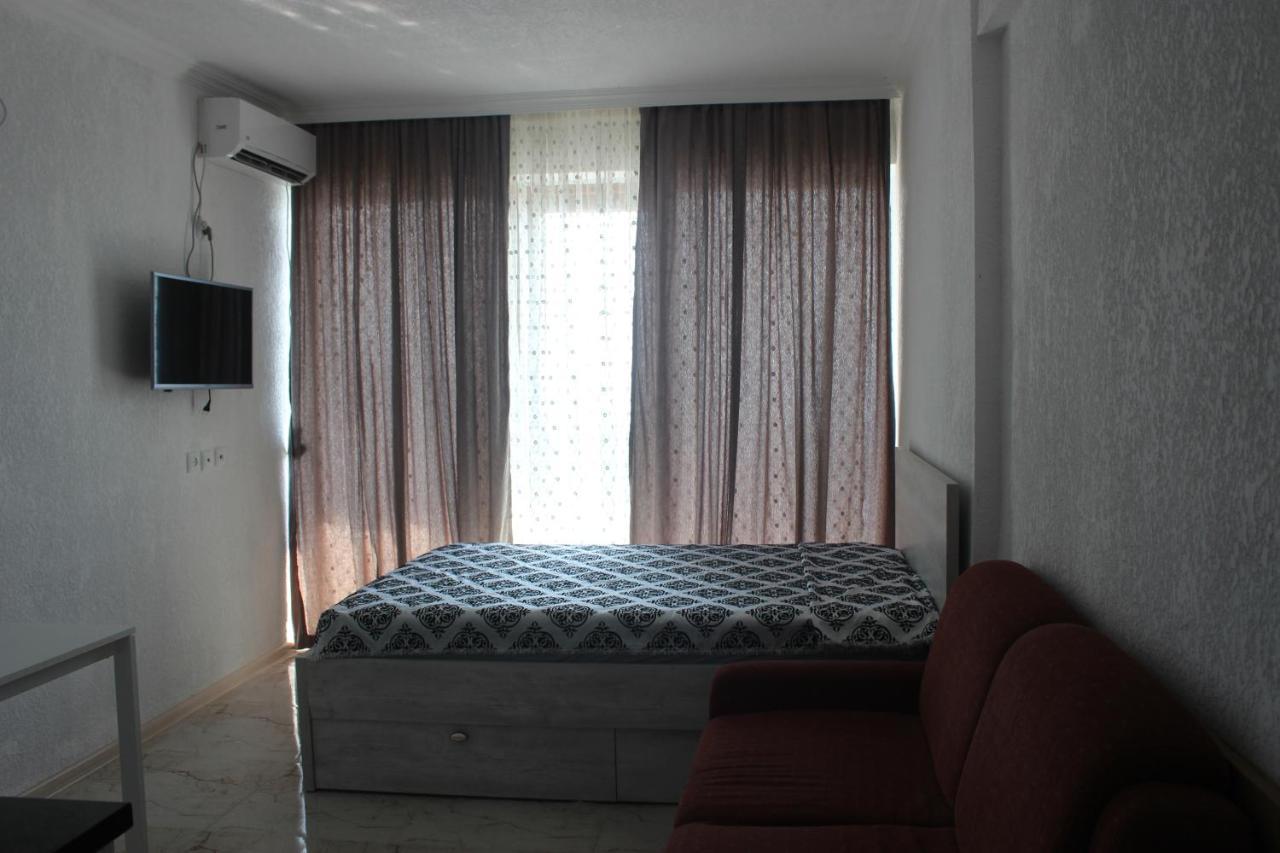Apartment On The Back Sea Batumi Eksteriør billede